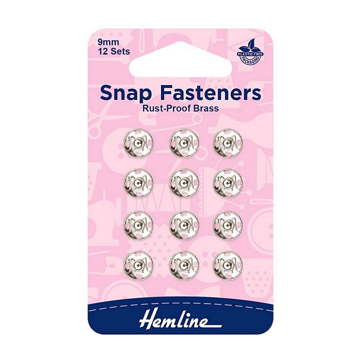 Pack of 9mm silver snap fasteners with Hemline branding.