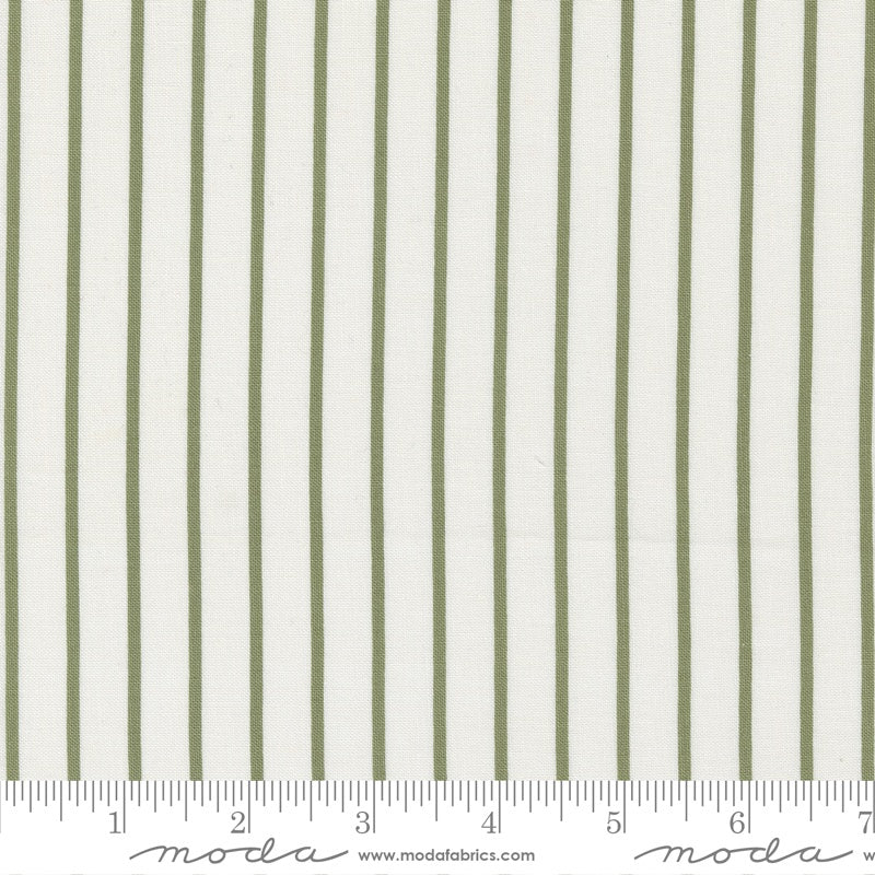 Green vertical stripes on a white background with Moda label.