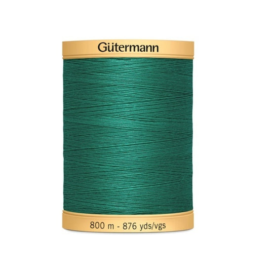 Spool of green thread with Gutermann 800m branding.