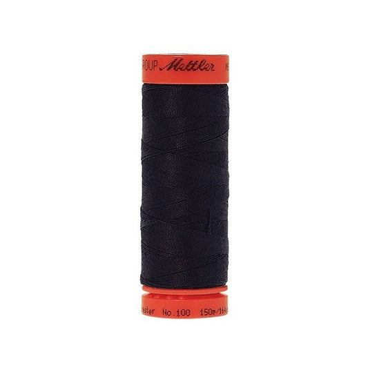 Spool of Mettler 150m dark blue thread.