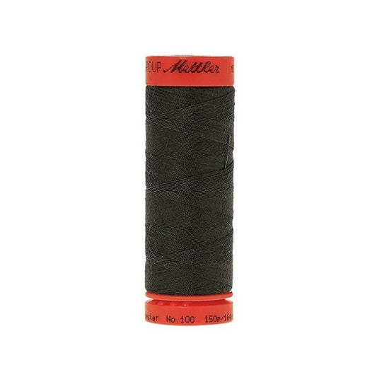 Spool of Mettler 150m very dark green thread.